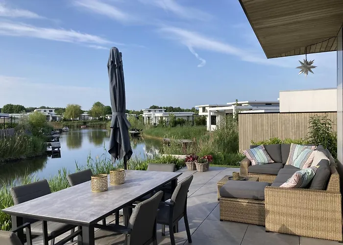 Family Villa With Garden And Jetty